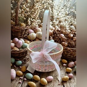 Vintage Wicker Easter Spring Natural Wood Woven Festive Holiday Decor Basket